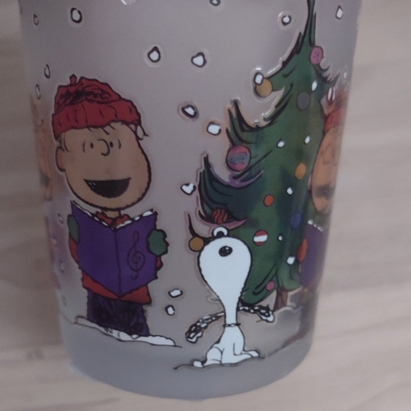 Peanuts Accents Peanuts Snoopy Christmas Tree Snow Scene Art Glass